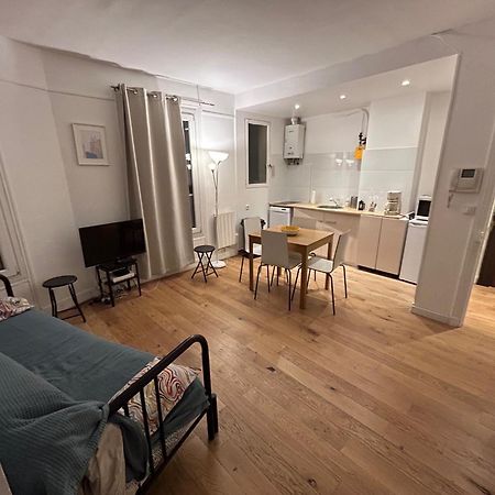Paris Sacre Coeur Montmartre Et Tour Eiffel, 8 People, Apartment Екстериор снимка